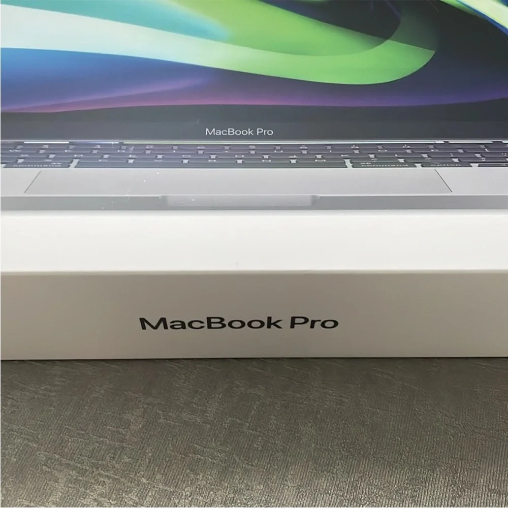 MacBook Pro 13” Box
